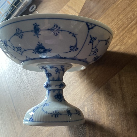 Royal Copenhagen plain blue fluted cake stand with bonus demitasse cup - Picture 6 of 12